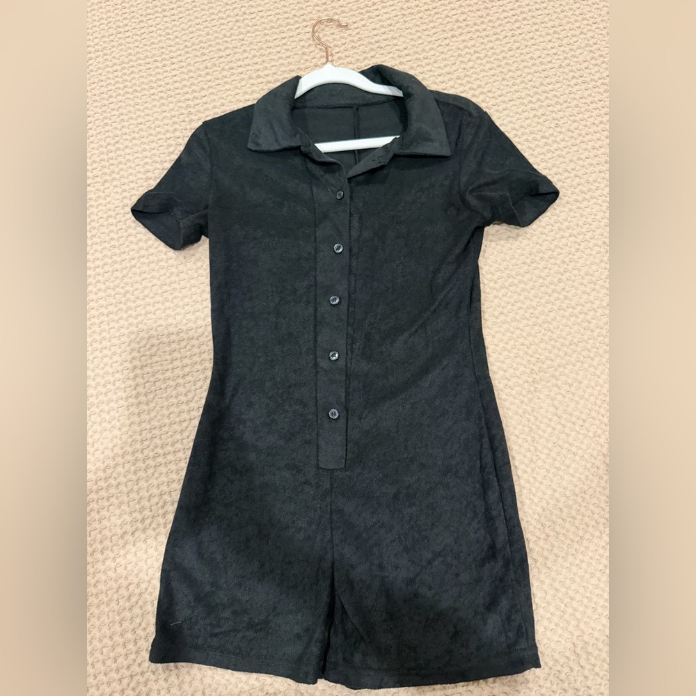 Black Short-Sleeve Velvet Button Romper